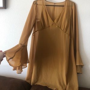 BCBGeneration flowy sleeve dress